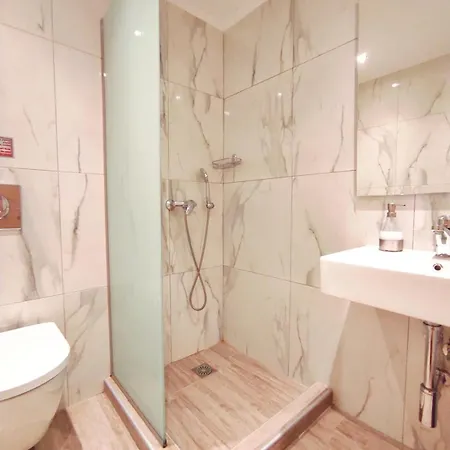 Yalos Maisonettes سكالا سوتيروس