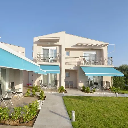 Yalos Maisonettes Ferienhaus *